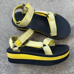 Teva Flatform Platform Yellow Black Sandals Shoes size 6 preloved